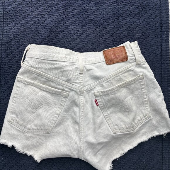 Levi’s White 501 Buttonfly Jean Shorts Size 26 - Picture 14 of 15